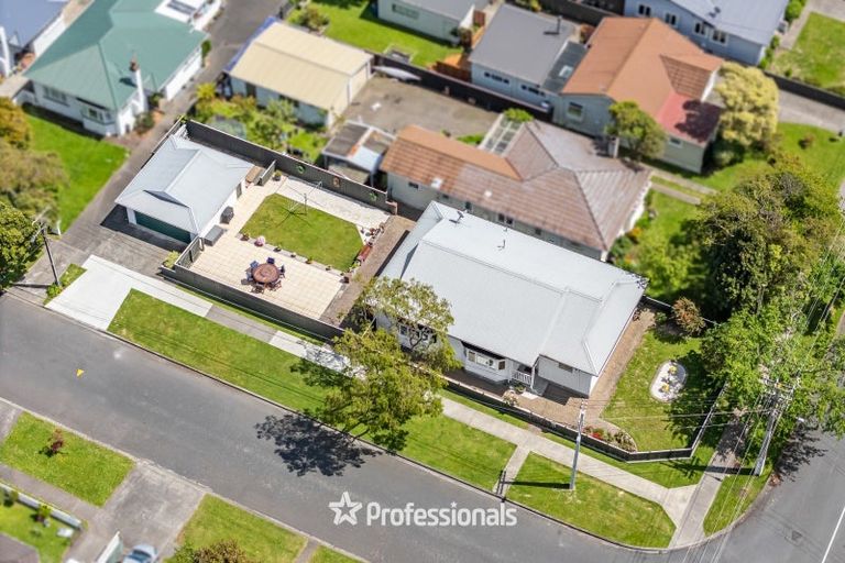 Photo of property in 32 Birdwood Road, Waterloo, Lower Hutt, 5011