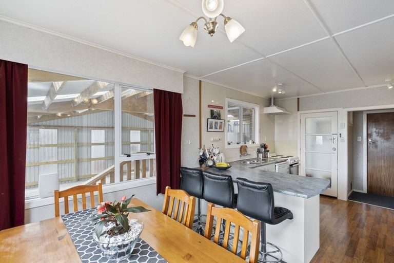 Photo of property in 44 Oberon Street, Stratford, 4332