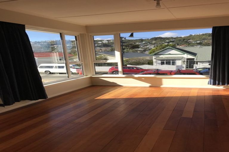 Photo of property in 24 Severn Street, Island Bay, Wellington, 6023