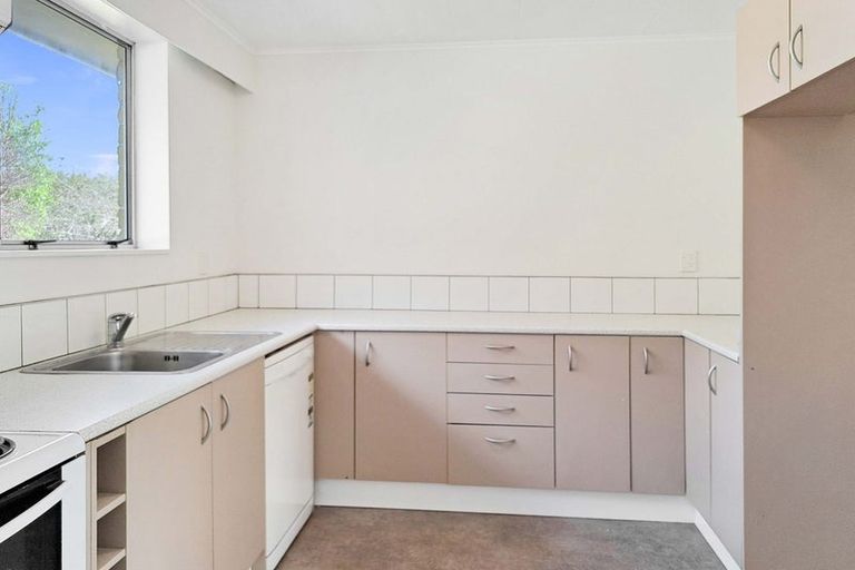 Photo of property in 8f1- Garth Lane, Maoribank, Upper Hutt, 5018