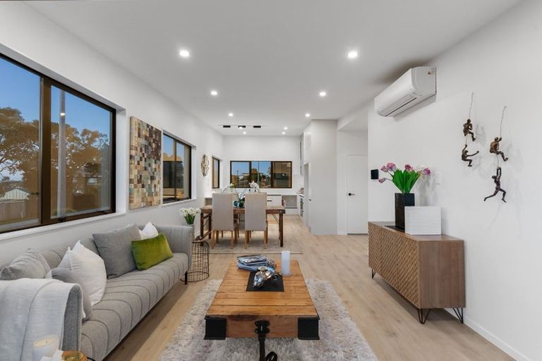 Photo of property in 935a Whangaparaoa Road, Manly, Whangaparaoa, 0930