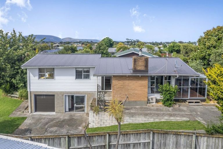 Photo of property in 12 Hollis Road, Paraparaumu Beach, Paraparaumu, 5032