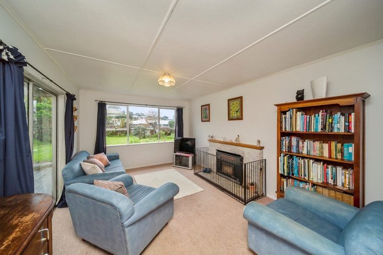 Photo of property in 38 Paritutu Road, Spotswood, New Plymouth, 4310