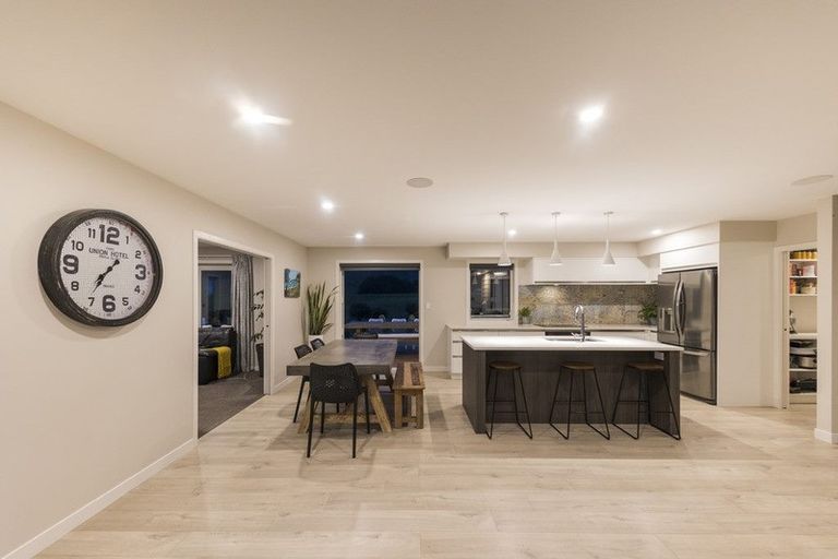 Photo of property in 20 Highland View Drive, Tokomaru, Palmerston North, 4474