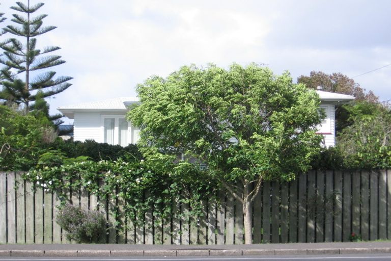 Photo of property in 27 Rathgar Road, Henderson, Auckland, 0610