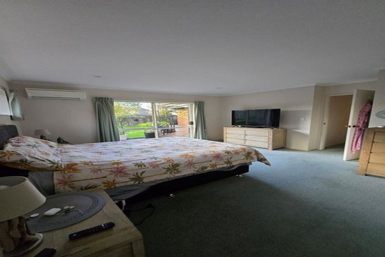Photo of property in 20 Kath Hopper Drive, Orewa, 0931