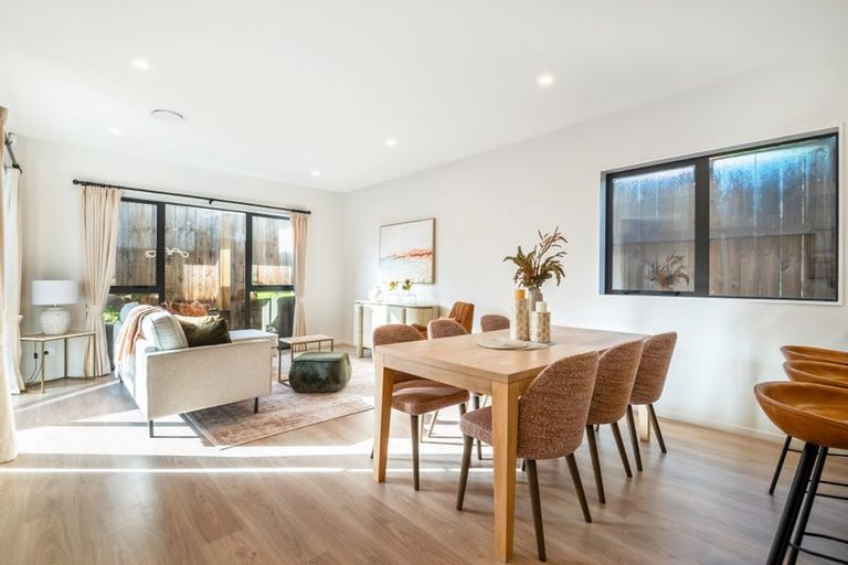 Photo of property in 21e Montgomery Avenue, Belmont, Auckland, 0622