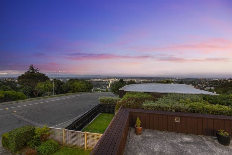 Photo of property in 32 Takahe Drive, Cashmere, Christchurch, 8022
