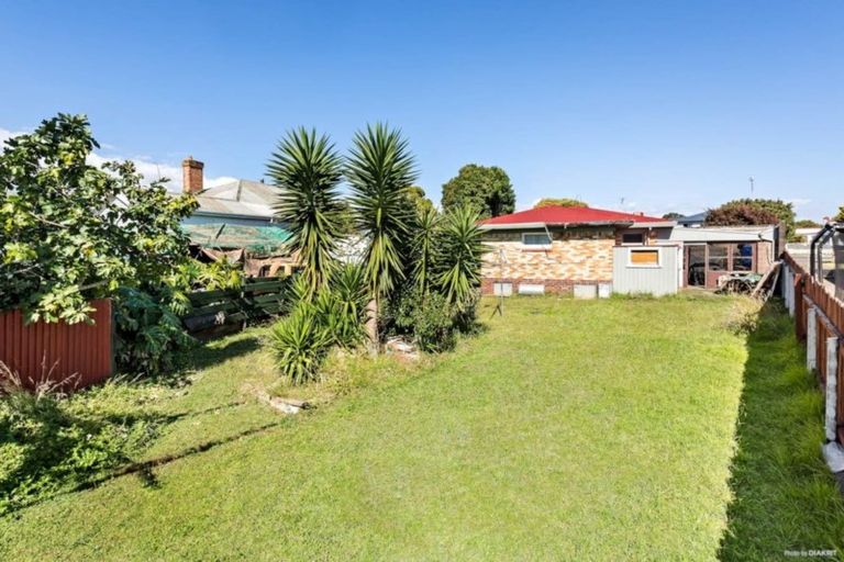 Photo of property in 419 Massey Road, Mangere East, Auckland, 2024