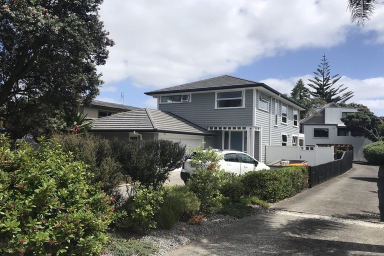 Photo of property in 63a Walton Street, Red Beach, 0932