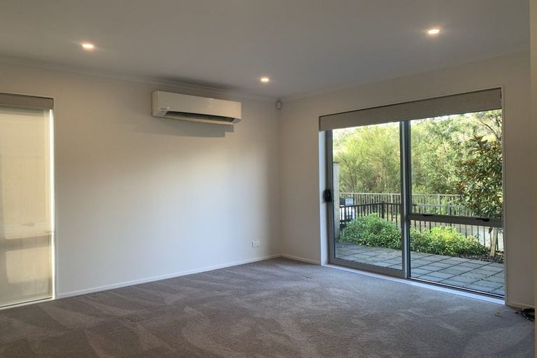 Photo of property in 7 Muriels View Lane, Massey, Auckland, 0614