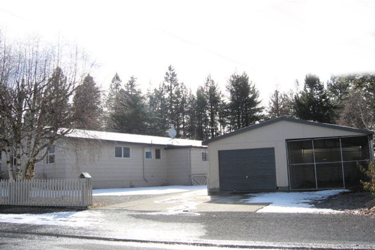 Photo of property in 11 Jollie Road, Twizel, 7901