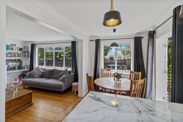 Photo of property in 28 Casey Avenue, Fairfield, Hamilton, 3214