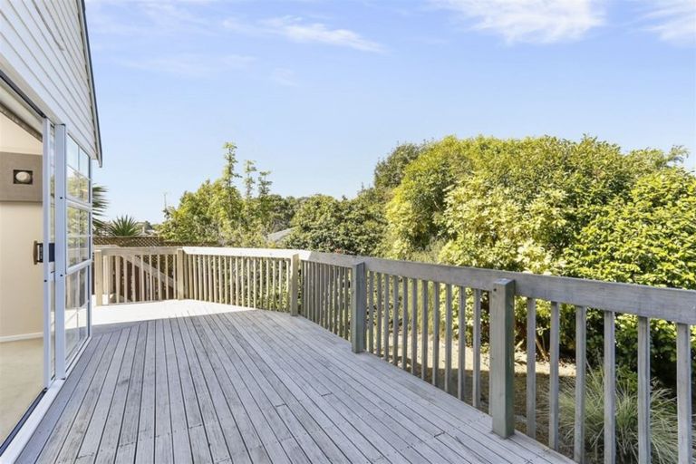 Photo of property in 2/16 Fernbird Place, Massey, Auckland, 0614