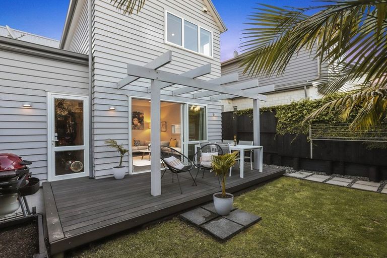 Photo of property in 28 Kanuka Road, Hobsonville, Auckland, 0616