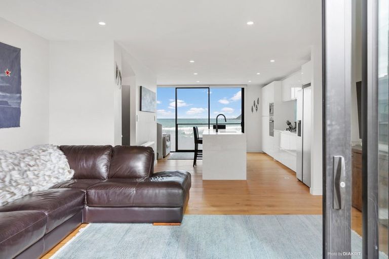 Photo of property in 8b Lyall Parade, Lyall Bay, Wellington, 6022