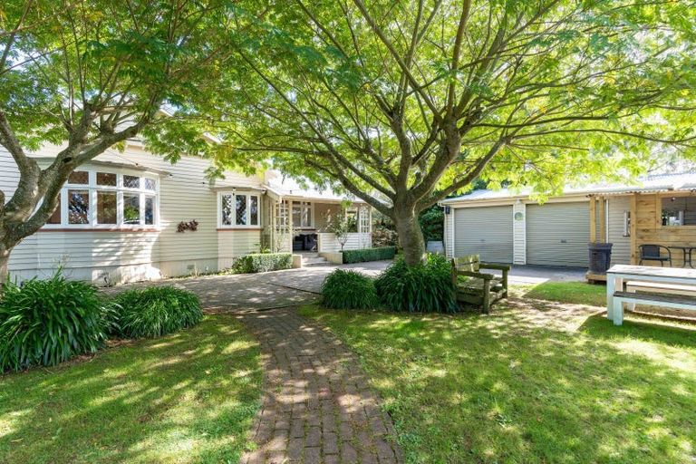 Photo of property in 6 Ross Street, Marton, 4710