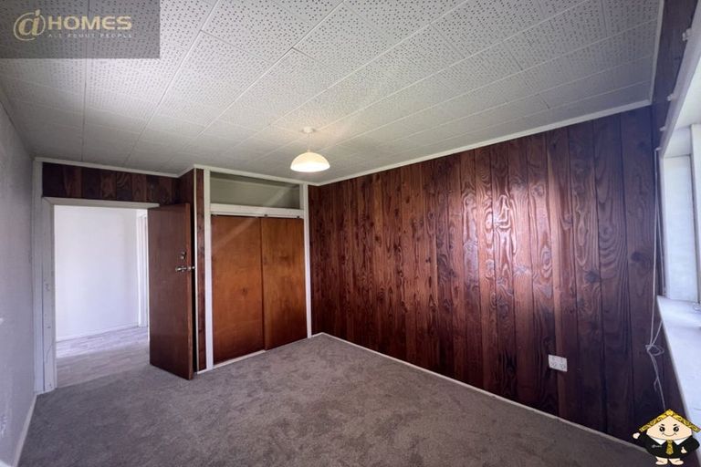 Photo of property in 84 Roberts Road, Te Atatu South, Auckland, 0610