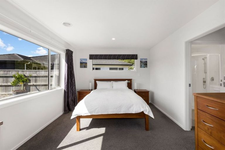 Photo of property in 9 Leadline Place, Whitby, Porirua, 5024