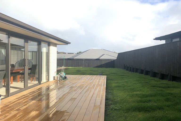 Photo of property in 5 Omahuru Road, Glenbrook, 2681