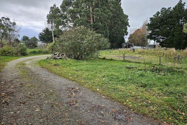 Photo of property in 74 Riverbank Road, Inch Clutha, Kaitangata, 9281