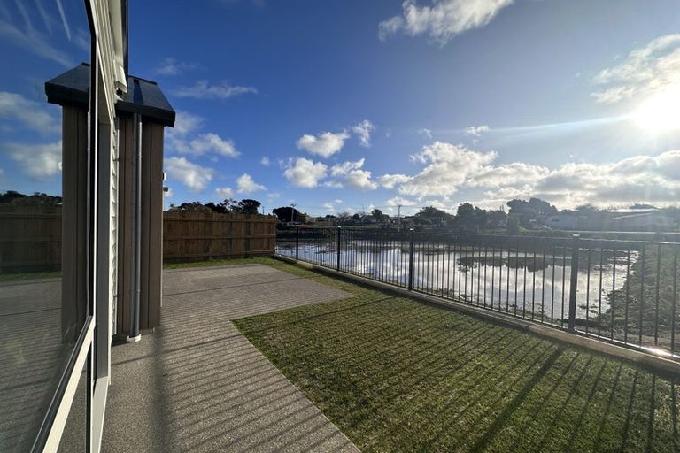 Photo of property in 26 Koru Loop, Paraparaumu, 5032