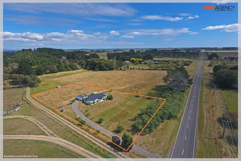 Photo of property in 450 Foxton Shannon Road, Foxton, 4893