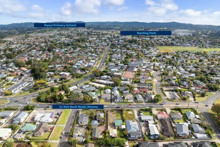 Photo of property in 21 Don Buck Road, Massey, Auckland, 0614