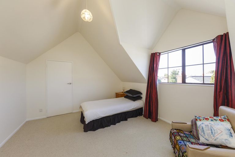 Photo of property in 56 Rhodes Drive, Kelvin Grove, Palmerston North, 4414