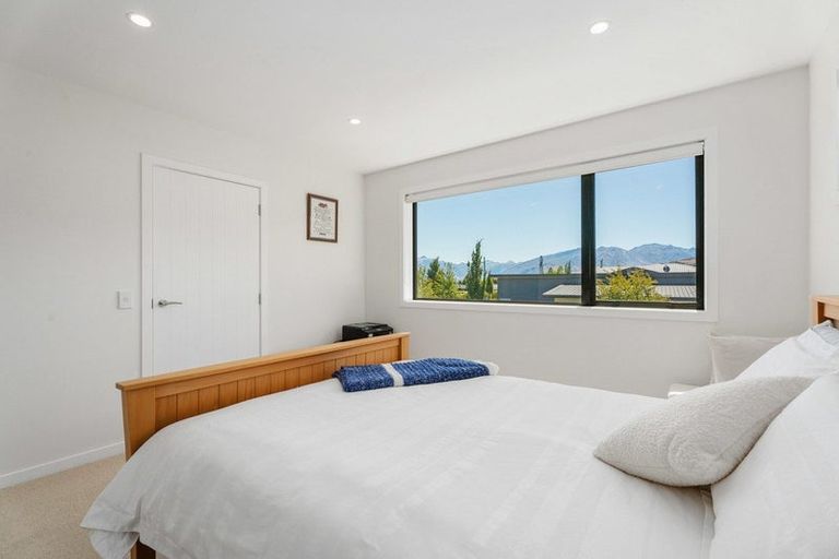 Photo of property in 9 Kirimoko Crescent, Wanaka, 9305