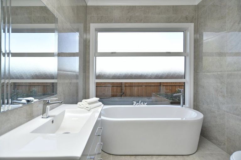 Photo of property in 8 Highfield Lane, Rangiora, 7400