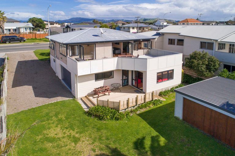 Photo of property in 1119 Papamoa Beach Road, Papamoa Beach, Papamoa, 3118