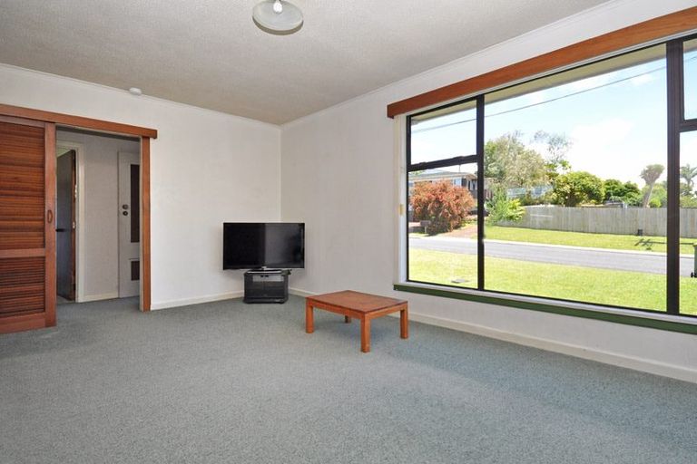 Photo of property in 1/22 Holland Road, Hillcrest, Auckland, 0627