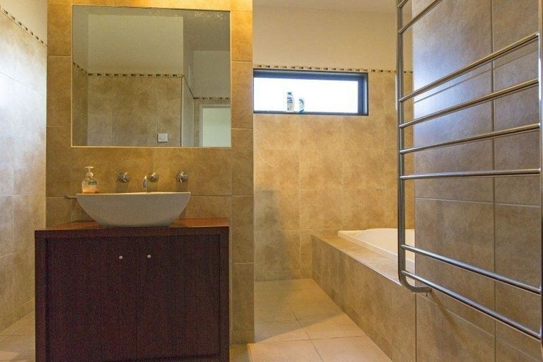 Photo of property in 119 Waiwhetu Road, Waterloo, Lower Hutt, 5011