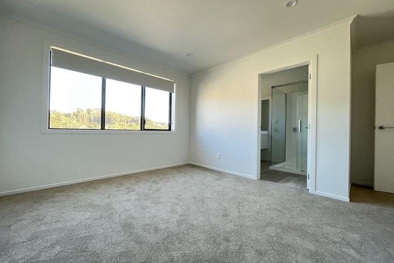 Photo of property in 15 Holystone Road, Whitby, Porirua, 5024