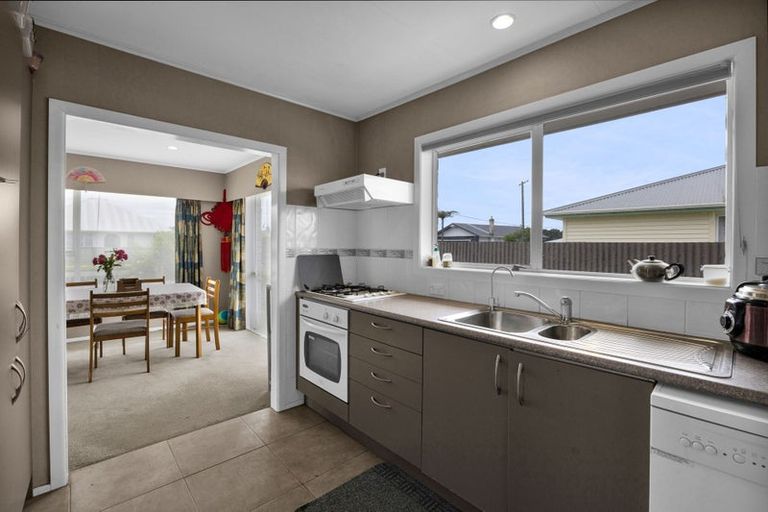 Photo of property in 26 Iredale Road, Hawera, 4610