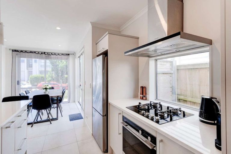 Photo of property in 11 Costa Viva Crescent, Karaka, Papakura, 2113