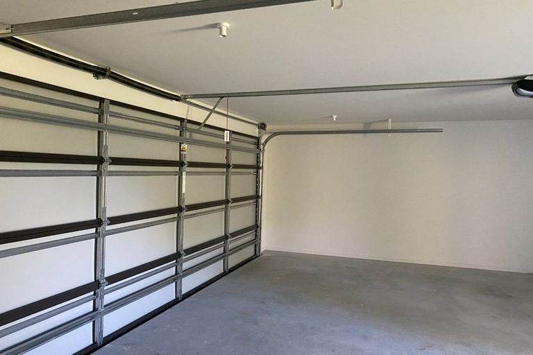 Photo of property in 21 Paritutu Road, Spotswood, New Plymouth, 4310