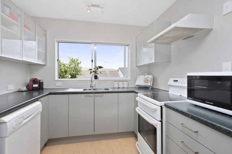 Photo of property in 8a Youngs Road, Papakura, 2110