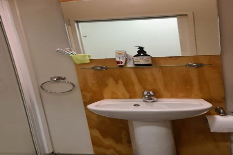 Photo of property in Urbane Apartments, 10/29 Webb Street, Mount Cook, Wellington, 6011