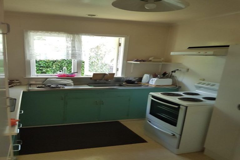 Photo of property in 32 Youngs Road, Papakura, 2110