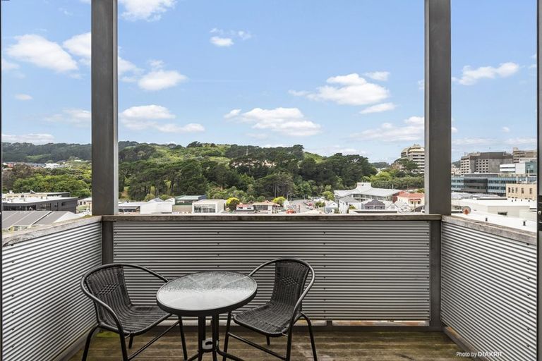 Photo of property in Vespa Apartments, 402/20 Hanson Street, Mount Cook, Wellington, 6021