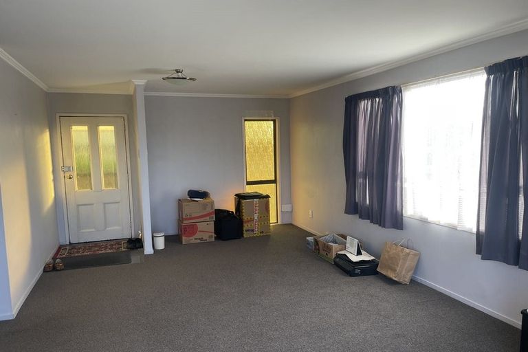 Photo of property in 136 Luckens Road, West Harbour, Auckland, 0618