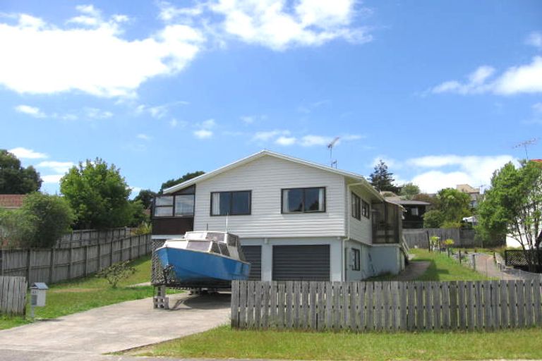 Photo of property in 50 Gatman Street, Birkdale, Auckland, 0626