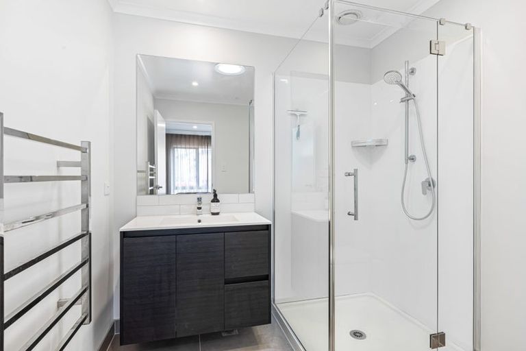 Photo of property in 42 Pennant Street, Long Bay, Auckland, 0630