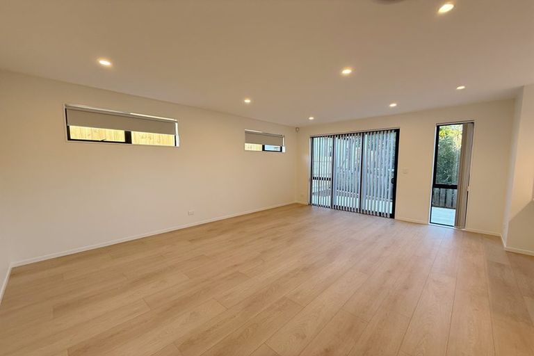 Photo of property in 147 Weatherly Road, Torbay, Auckland, 0630