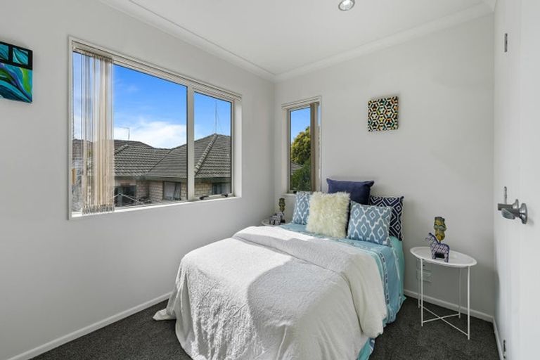 Photo of property in 58 Blanes Road, Weymouth, Auckland, 2103