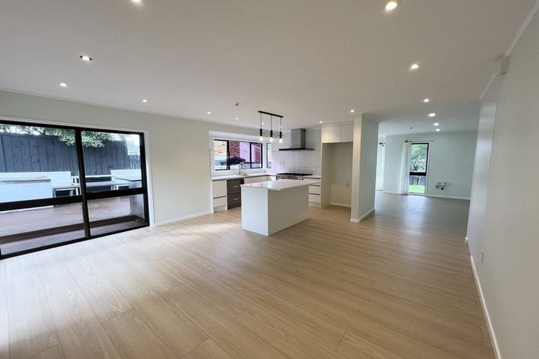 Photo of property in 3 Mimosa Place, Half Moon Bay, Auckland, 2012