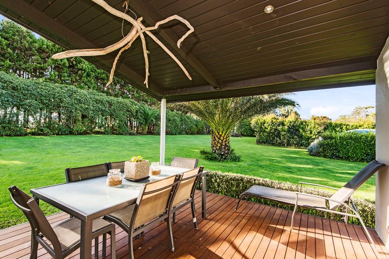 Photo of property in 6 Karioitahi Road, Waiuku, 2123