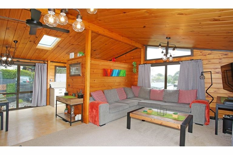 Photo of property in 13 Chrisarda Place, Red Hill, Papakura, 2110